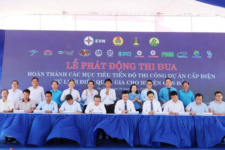 LỄ PHÁT ĐỘNG THI ĐUA HOÀN THÀNH CÁC MỤC TIÊU TIẾN ĐỘ THI CÔNG DỰ ÁN CẤP ĐIỆN TỪ LƯỚI ĐIỆN QUỐC GIA CHO HUYỆN CÔN ĐẢO